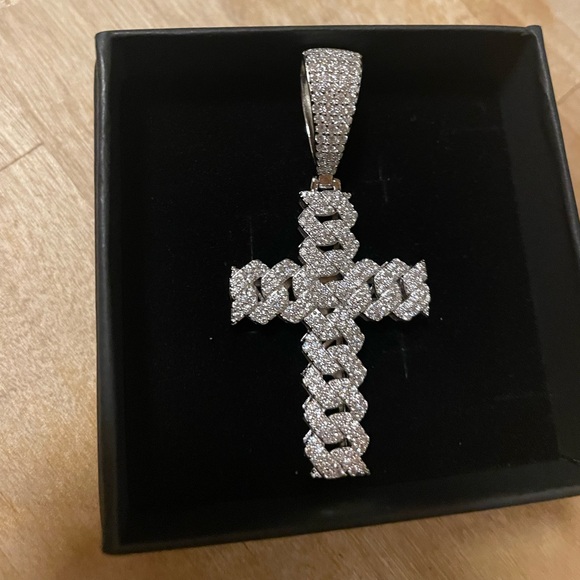 Sterling sliver moissanite pendant